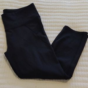 Athleta Black Capri Length Leggings Sz M